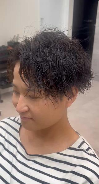 前下がり センターパート ツイストスパイラルパーマ 