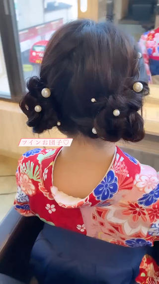 ツインお団子(パールピン持参)
ゆるふわのお団子ヘアですっ！どんな日でも合います
可愛いすぎるーーーーー！ 