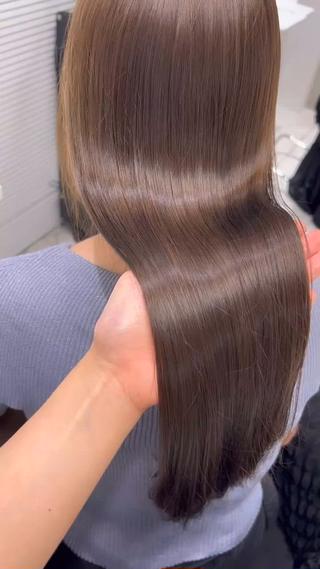 グローバルミルボントリートメントで艶々にします♪
パサつきやまとまりづらさがでづらい方は是非!