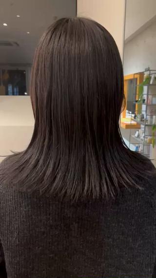 ミディアム カラー she.所属・she. ハルカのヘアスタイル