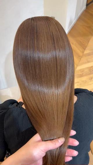 hazelnut beige
艶髪にはトリートメントが必須です◎
カラーリングと一緒に夏の紫外線によるダメージケアしていきましょう!