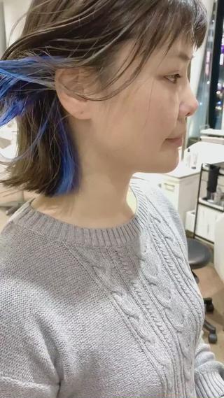 インナーカラー→ブリーチベースのペールブルー+サファイアブルー
インナーカラーでチラ見せ
全頭ブリーチに抵抗がある方にもオススメです