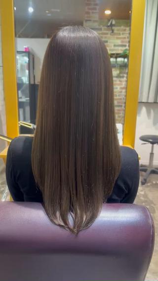 くすみ感がきれいなオリーブベージュ
やわらかく透ける、ナチュラルな仕上がりに
 