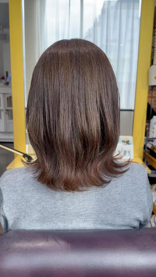 セミロング カラー Saki💛心斎橋 レイヤー/艶髪のヘアスタイル