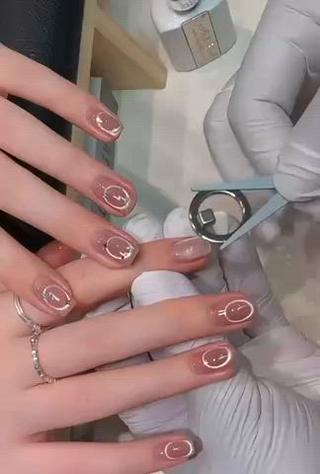 セミロング T&D NailSalonのネイルデザイン