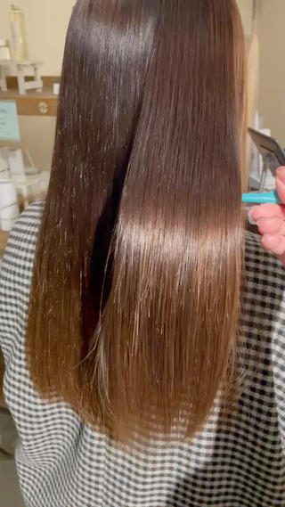 ロング 透明感カラー🫧/ レイヤー/髪質改善のヘアスタイル