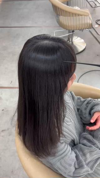 ロング 髪質改善|透明 感カラー🩵レイヤーのヘアスタイル