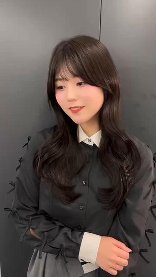 ロング 髪質改善|透明 感カラー🩵レイヤーのヘアスタイル