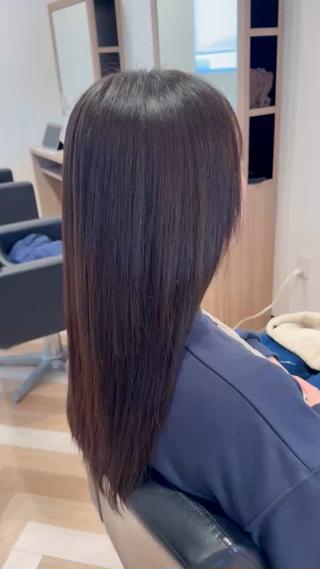インナーブリーチ履歴、黒染め履歴のあるお客様でしたが、薬を塗り分けして縮毛矯正をしました!