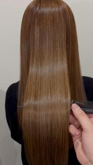 ----------髪質改善ストレート------------


癖毛が原因で...
*  髪質を諦めている
*  髪が綺麗に見えない
*  なりたいスタイルの未来をイメージできない

　　　　　【髪質改善ストレート】
従来の矯正でなく髪質改善しながら癖を麗にすることで本来の美しさへ

　　　<こんなお悩みの方にオススメ>
＊癖毛が原因の扱いにくい髪

 