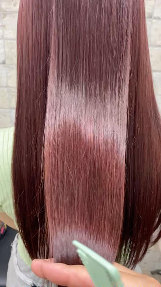 
選びに選んだ髪質改善トリートメントですのでご満足いただけるかと思います！

ダメージが気になる方など是非一度お試しください！

マツコ会議で取り上げられ話題の高濃度水素トリートメント

○最新髪質改善UPTOGLOSSの特徴は、高級素材を選び研究し作られたパウダー高濃度水素のトリートメント。とても柔らかく艶がでて髪の毛一本一本がしっかりする事です。なので髪の毛に水分量が増されてまとまりやすく扱いやすい髪質へ改善。酸熱トリートメントとは異なり髪質改善を辞めた途端に髪がダメージになる事もないです。確実に美髪に導きます。 リピーターのお客様のために通いやすい料金と最高の仕上がりを提供します
 