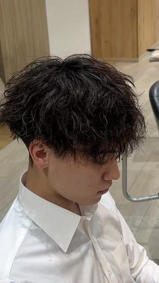 パーマ メンズ 髪質改善カラー/艶髪 /レイヤー/新免世翔のヘアスタイル