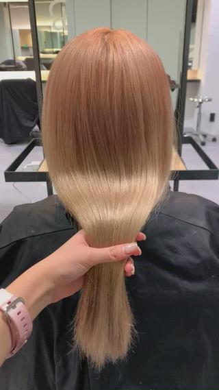 ほんのりオレンジみのあるベージュ 