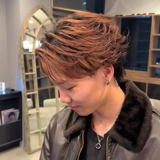 襟足ありのフェザーショート