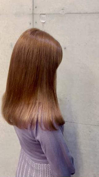 前上がりのワンレングススタイルです
後ろから見ると緩やかな曲線なので真っ直ぐが嫌な方におすすめです！
 