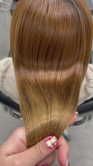 複数回ブリーチしていても縮毛矯正はかけられます！
縮毛矯正をかけて髪質改善ができます
細かい薬の塗り分けで扱いやすい美髪に生まれ変わります！ 