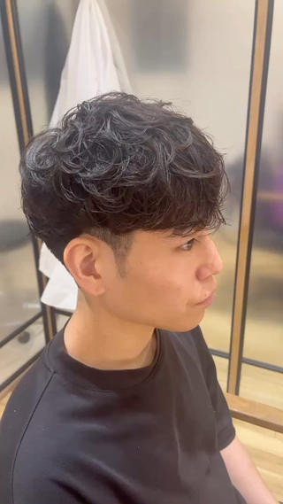 ウェット感があるスタイリングでよりパーマを活かします