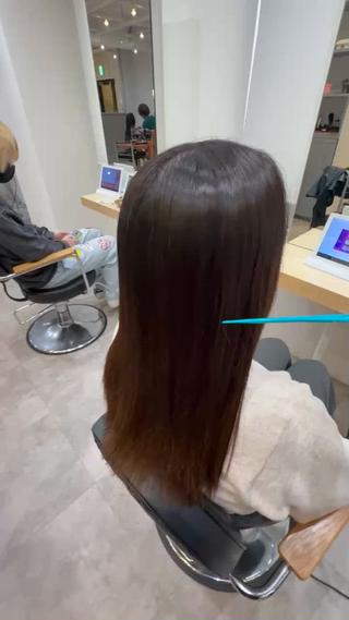 ツヤツヤストレート
トリートメントと掛け合わせることでさらに艶感アップ!
癖が気になる方はぜひご来店お待ちしております!