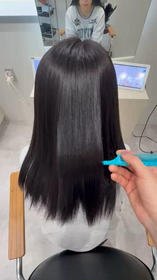 ツヤツヤストレート
梅雨前にストレートいかがでしょうか!!
ストレート以外にもカラーなどもモデル募集しておりますのでお待ちしております