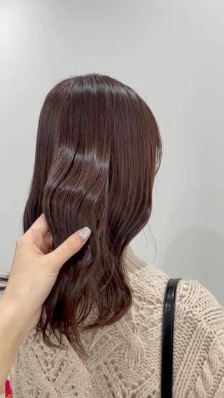 秋冬は暖色が映える季節!
ピンク系・赤系 おすすめです♡