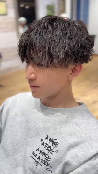 パーマ メンズ 澤口 直磨のヘアスタイル
