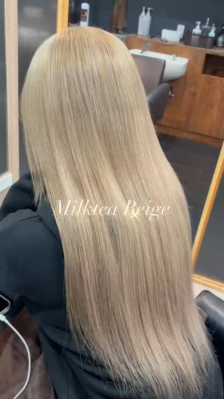 ブリーチカラーでミルクティーベージュ
エクステ80本で馴染んでます！

横浜/ブリーチ/エクステ/レイヤーカット/髪質改善 