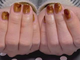 奥行があるニュアンスネイル 