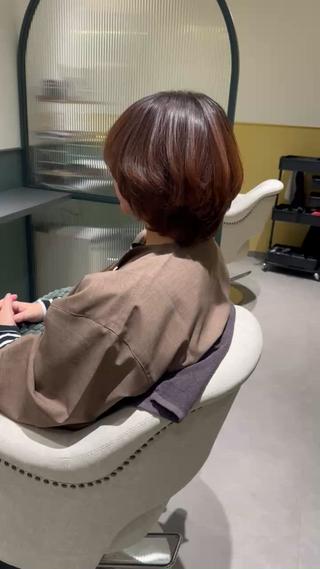 40〜50代の細毛・軟毛にお悩みの方へ
メテオトリートメントで髪質改善。
艶とハリをプラスし、ふんわり上品な大人の艶髪に。 