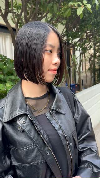 顎ラインの切りっぱなしBobです！
綺麗なラインと、乾かしただけでまとまりやすいようにこだわってカットしております 