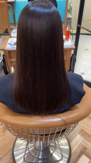 うるツヤなストレートヘア 