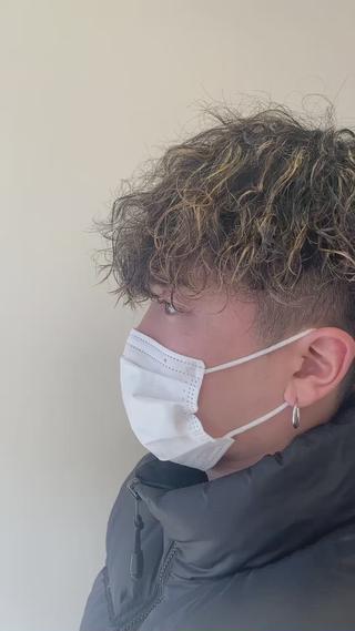 ツイストスパイラルパーマ　　マッシュ　ハイライトカラー 