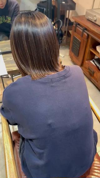 ショート カラー 毛谷 嘉明/ブリーチカラーのヘアスタイル