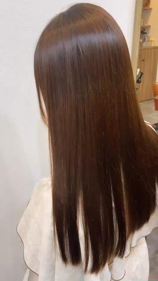 弱酸性縮毛矯正でダメージを抑えて
サラツヤ髪に!!!! 