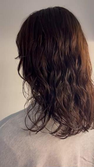 ミディアム パーマ 透明感カラー人気 ナンバーワンMIYUのヘアスタイル