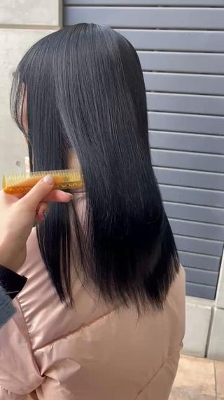 酸性ストレートでサラツヤに!!
ブリーチなどされている方でも薬剤の強さを変えて
施術も可能ですが痛みが強かったりちぎれてしまう可能性がある方はお断りさせて頂か場合がありますので
ご了承下さい。