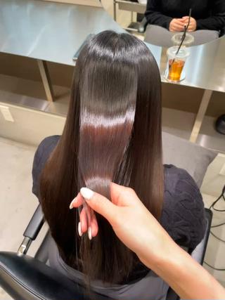 こんにちは!
CYAN by artefice の安達です⟡.·
髪質改善トリートメントでうる艶に!
お客様の髪の状態を見てトリートメントを調合させて頂いています。
明日お店ゆっくりしているためすぐご案内いただけます