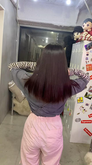 宙に舞う美髪
次の日からこれになります！ 