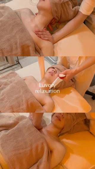 「ふっ」と肩の力が抜ける、深呼吸したくなる心地よさ。
知らず知らずのうちに力が入ってしまう首や肩。
滞りがちなデコルテラインを優しく丁寧に流すことで、胸元がふわっと広がるような開放感を届けます
施術後の、身体が軽やかになるような感覚をぜひお楽しみください。