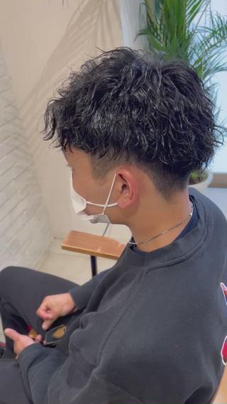 メンズパーマ人気No.2!!
ツイストスパイラル
短めの方でも挑戦しやすく扱いやすいパーマです