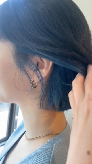 涼しげなブルー