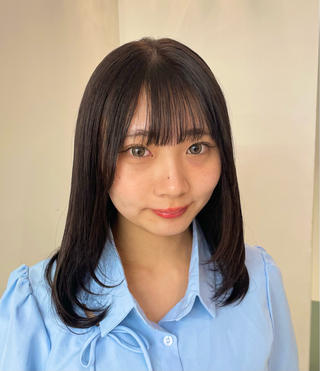 透明感たっぷりのカラーで、柔らかく軽やかな雰囲気に。
赤みや黄みを抑えつつ、ツヤ感のある仕上がりになりました
トリートメントも一緒にしていただくと、さらに色持ちや手触りが良くなります！
ぜひ季節に合わせたカラーでヘアチェンジしてみませんか？

#ヘアカラー #透明感カラー #ツヤ髪 #赤み消しカラー #オリーブカラー #ベージュカラー #暗髪カラー #ダブルカラー #ブリーチなしカラー #艶カラー #大人可愛い #美容学生 #美容師の卵 #銀座美容室
 