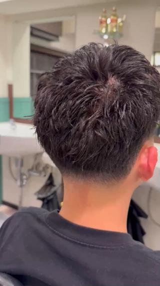 ショート パーマ メンズ 富士東洋理髪店所属・足立 享祐のヘアスタイル