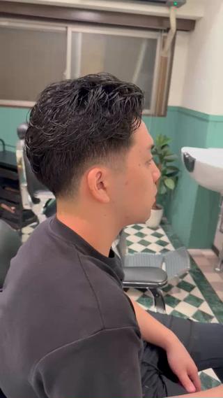 ミディアム パーマ メンズ 富士東洋理髪店所属・足立 享祐のヘアスタイル