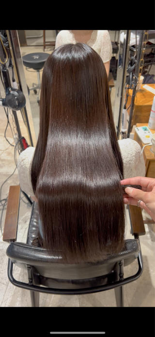 毎朝アイロンをかける時間、手間を解消しませんかー?さらにツヤとまとまりを手に入れましょう
#縮毛矯正#ストレートヘア#艶髪#サラサラヘア#美髪ケア
#ヘアサロン#ヘアスタイル#ヘアチェンジ#艶ストレート#黒髪ストレート#ナチュラルストレート#天使の輪#ツヤ感重視#さらさらロング#原宿美容室