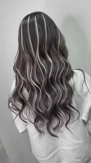 ハイライト部分はシールエクステです！ 