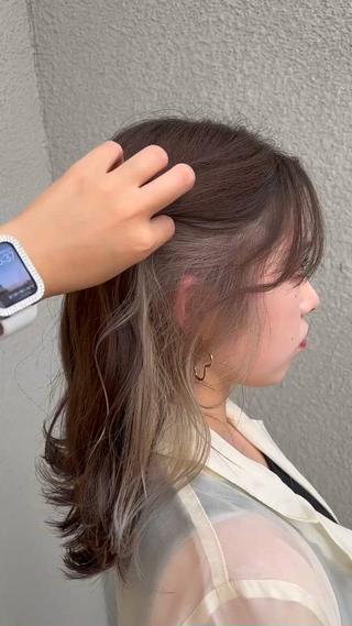 ホワイトベージュのインナーカラー𓂃‪
ワンブリーチでできちゃいます⋆⸜︎⸝‍⋆
めちゃ可愛いです(  ´˘`  ) 