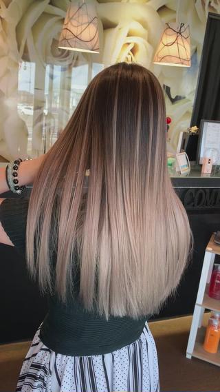 ロング カラー EARTH石巻店 尾形  裕のヘアスタイル