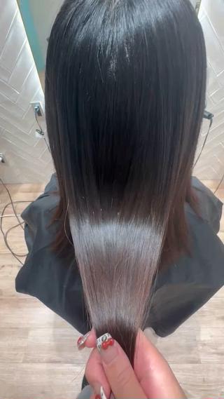 髪質改善縮毛矯正♪
ダメージを最小限に抑え髪をケアしながらちゅるちゅるうるうるの神に仕上がります 