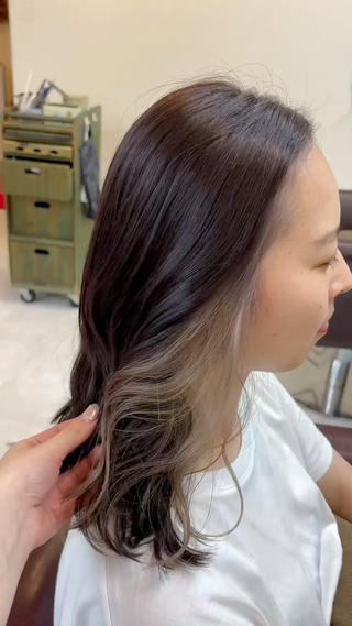 ミルクティーベージュのインナーカラー 