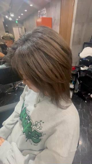 ミディアム カラー NINE+/代表 ブリーチ特化型サロンのヘアスタイル